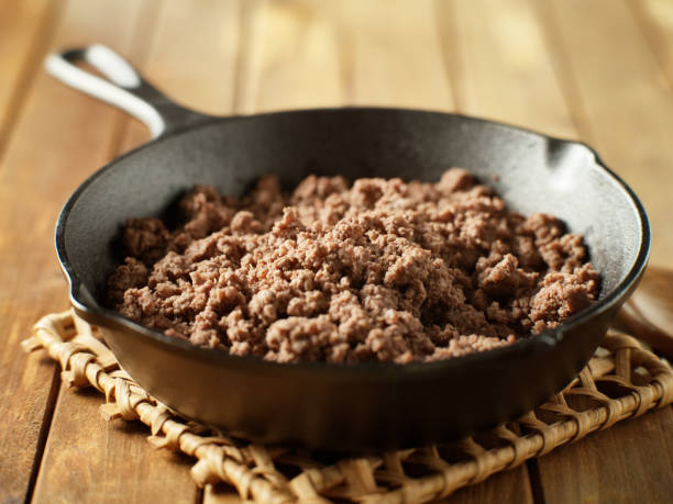 istock browned ground beef in cast iron skillet 1131750979