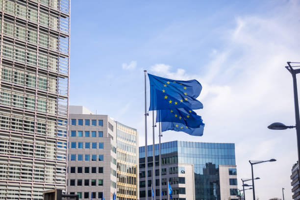 facciata dell'unione europea per la costruzione della commissione, bruxelles, belgio - west bank foto e immagini stock