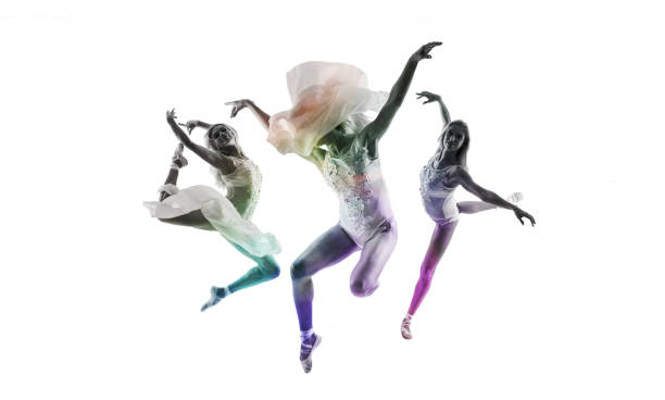 dançarino de bailado que salta em um branco - action balance ballet dancer ballet - fotografias e filmes do acervo