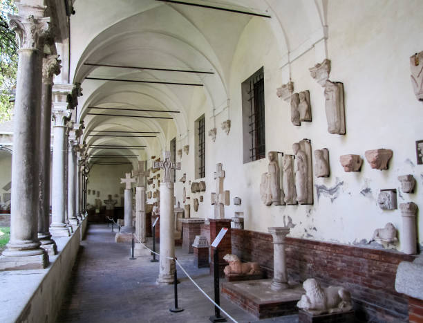 interior of the ancient buildings of temples and cathedrals in ravenna. - eyes narrowed imagens e fotografias de stock