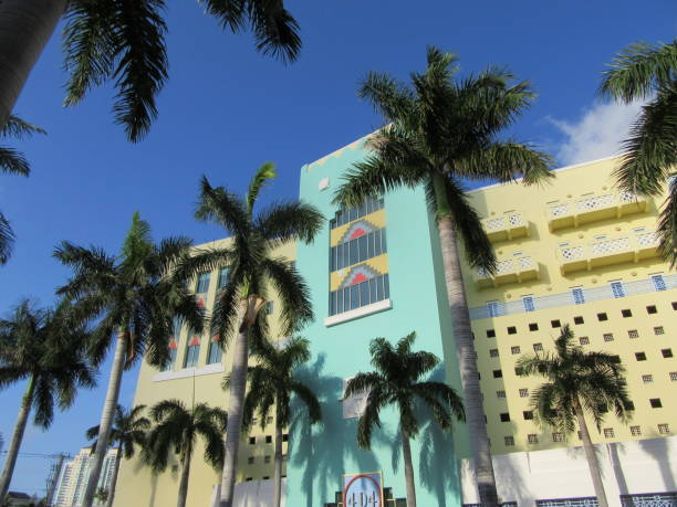 istock Art Deco architecture in Miami 1131866661