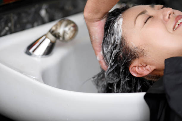 istock Women and beauty salon shampoo 1131894512