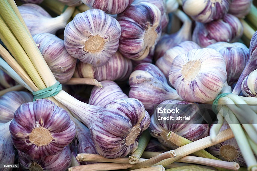 Świeże Garlics - Zbiór zdjęć royalty-free (Bez ludzi)