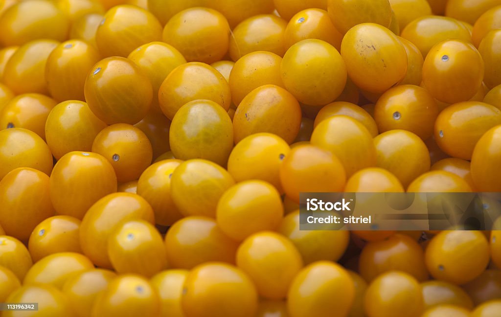 Świeży żółty pomidory na rynku - Zbiór zdjęć royalty-free (Bez ludzi)