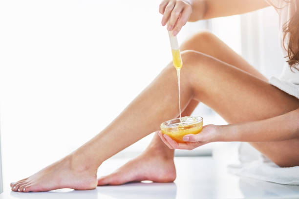 ワックスはそれだけの価値がある - body care femininity human leg human foot ストックフォトと画像