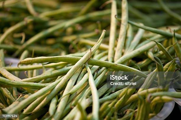 Świeże Zielone Fasoli Na Rynku - zdjęcia stockowe i więcej obrazów Bez ludzi - Bez ludzi, Fasola, Fotografika