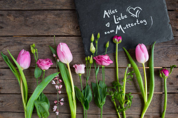 istock Floral greetings for mothers day 1132010498