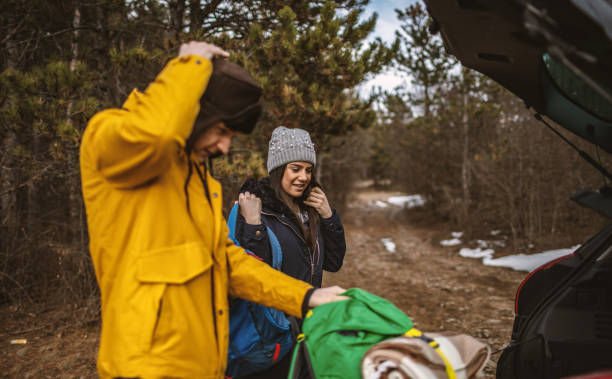 istock Hiking couple packing a car 1132034630