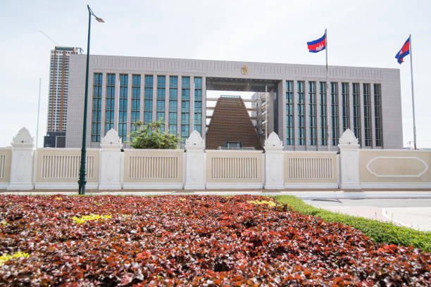 kambodża phnom penh counsil ministrów - houses of parliament zdjęcia i obrazy z banku zdjęć