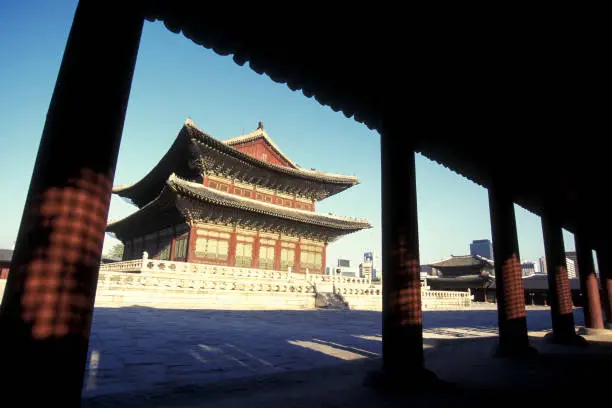 the Gyeongbokgung or Kyongbokkung Palace in the city of Seoul in South Korea in EastAasia.  Southkorea, Seoul, May, 2006