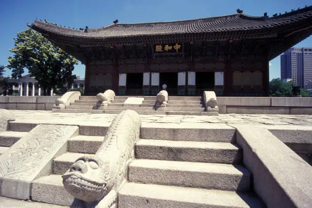 the Kyongbokkung Palace in the city of Seoul in South Korea in EastAasia.  Southkorea, Seoul, May, 2006