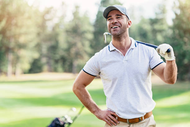 golfeur souriant - golf athlete photos et images de collection