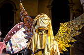 venezianisches-maskiertes-modell-aus-dem-karneval-von-venedig.jpg?b=1&s=170x170&k=20&c=cA0c6bR1c3ErYWBSzMlrmtX6nbL1rYl5cqlMYWHylrc=