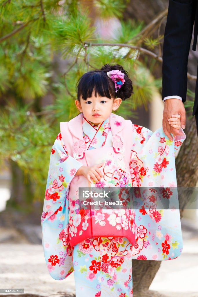 Cô Gái Nhật Bản Mặc Kimono Hình ảnh Sẵn có - Tải xuống Hình ảnh ...