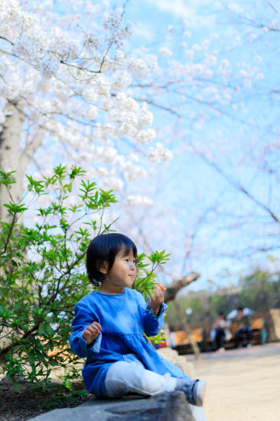 istock Ice cream and small girls 1132154892