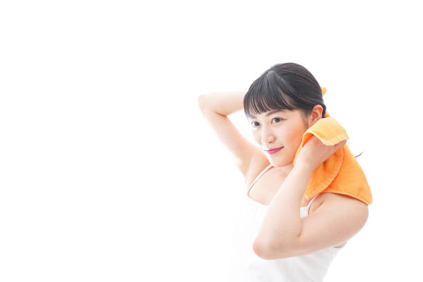 お風呂の女性上昇 - asian spa treatment ストックフォトと画像