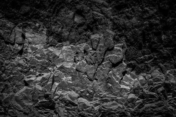 абстрактный черный рок фон, текстура натурального камня - volcanic stone стоковые фото и изображения