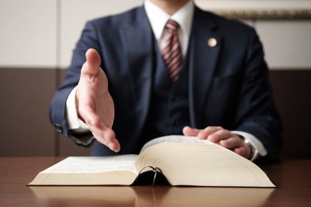 a hand of a lawyer for shaking hands - clothing well dressed business waist up imagens e fotografias de stock