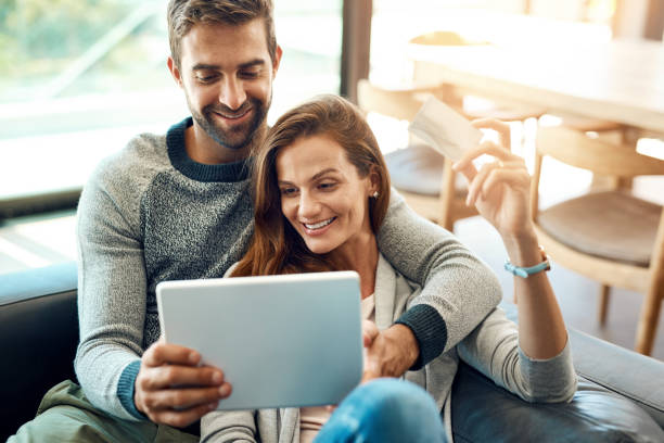 istock We love shopping online together 1132239358