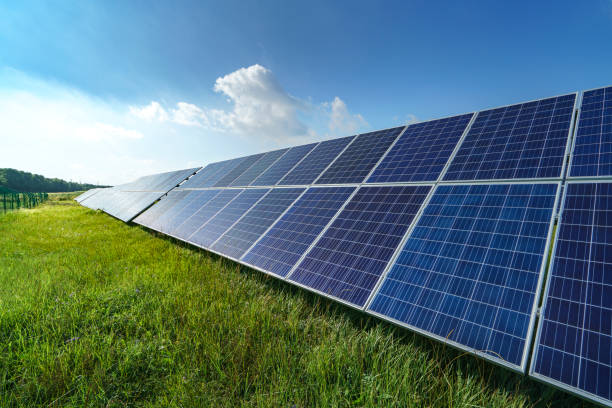 solar energy - solar panel imagens e fotografias de stock