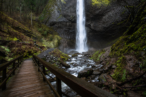 A quick and easy hike down to the lower view of latourell falls in Oregon