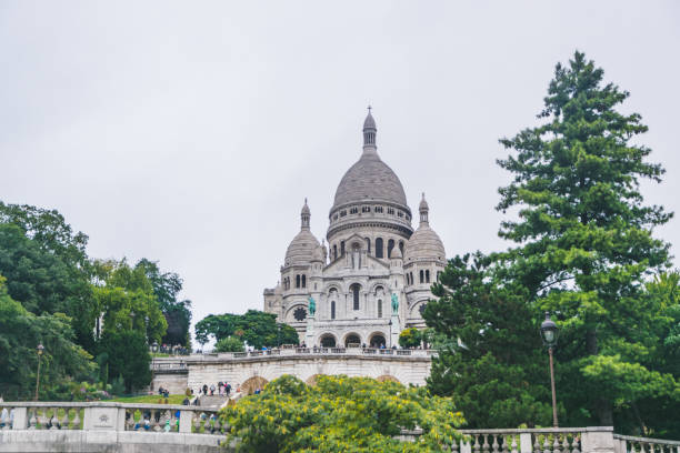 paris, france-02 octobre 2018: la basilique du sacré-cœur (sacre cur basilica). montmartre, paris, france. - sacré cur basilica photos et images de collection