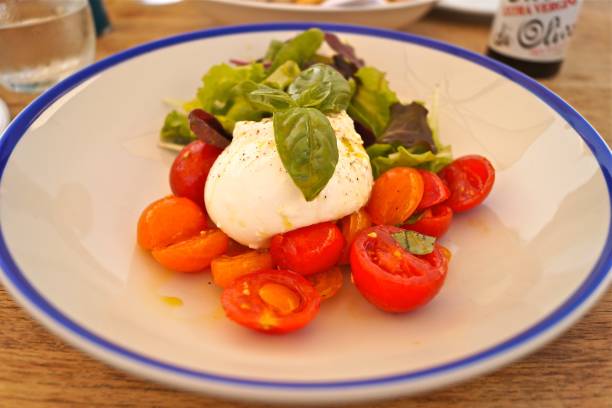 istock Burrata and Tomato salad 1132297005