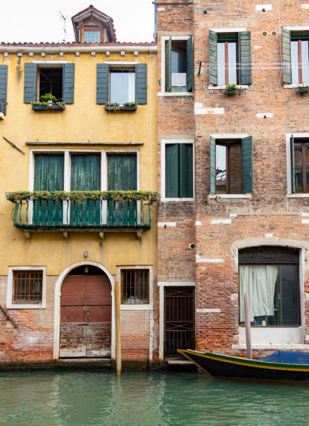 ヴェネツィア - european culture architecture vertical venice italy ストックフォトと画像