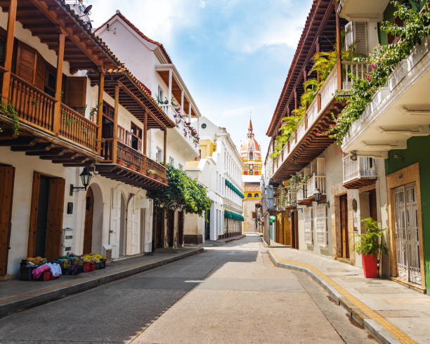 Street view and Cathedral - Cartagena de Indias, Colombia Street view and Cathedral - Cartagena de Indias, Colombia cartagena colombia stock pictures, royalty-free photos & images