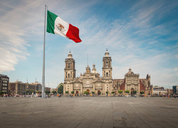 piazza zocalo e cattedrale di città del messico - città del messico, messico - messico foto e immagini stock