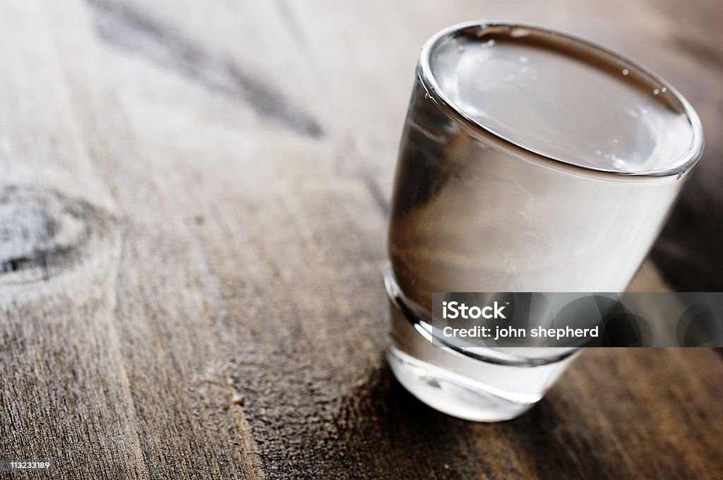 vodka vaso de chupito Contraluz - Foto de stock de Vodka libre de derechos