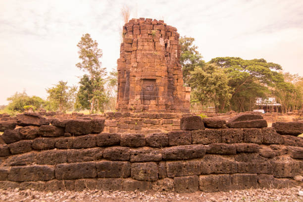 the Prasat Wat Kok Ngew at the village of Non Suwan south of the city of Buriram in the province of Buri Ram in Isan in Northeast thailand.  Thailand, Buriram, November, 2017