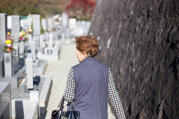 istock Grave and Japanese senior women 1132357910