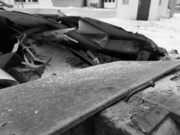 istock old boards, repair and construction waste 1132369055