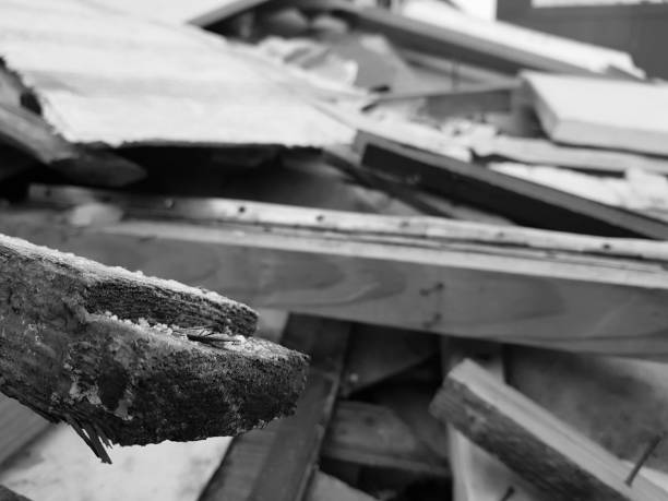istock old boards, repair and construction waste 1132370349