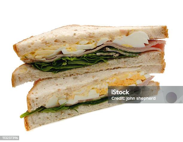 Jamón Sándwich De Ensalada Contra Blanco Foto de stock y más banco de imágenes de Alimento - Alimento, Bocadillo, Color - Tipo de imagen