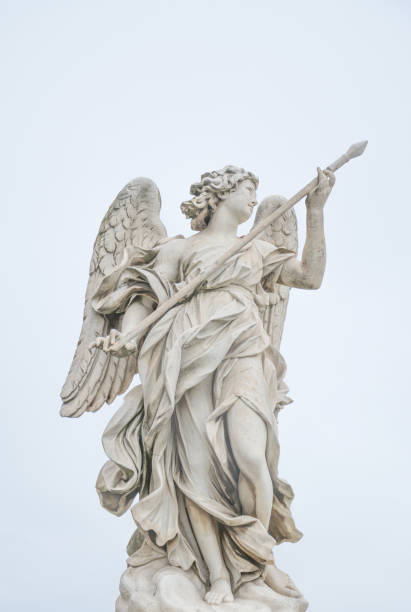 bernini statue of angel in rome - roman statue angel rome imagens e fotografias de stock
