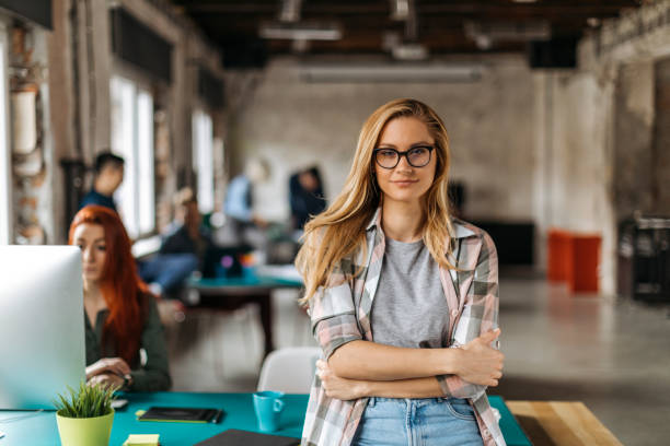 istock Strong young women in office 1132494332
