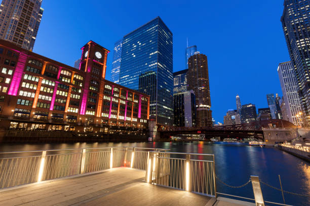 istock Colorful architecture of Chicago along Chicago River at night 1132520302