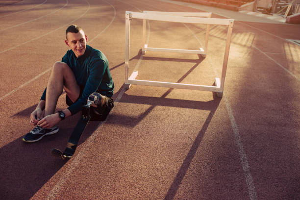 preparing for full body fitness - running athlete staircase teenager imagens e fotografias de stock