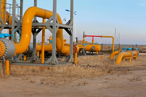 istock Oilfield equipment and pipeline 1132691017