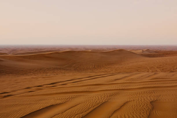 beautiful Arabian desert landscape - Image beautiful Arabian desert landscape - Image egypt horizon over land sun shadow stock pictures, royalty-free photos & images