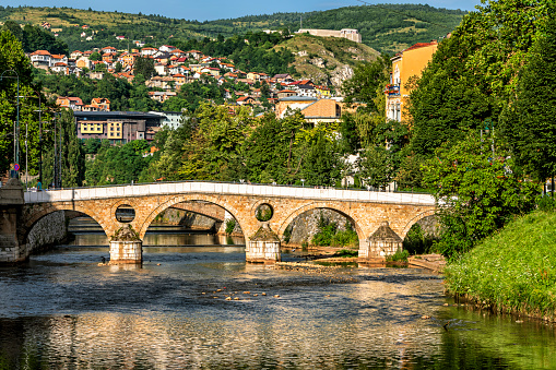 Vista del centro histórico de Sarajevo, Bosnia y Herzegovina photo