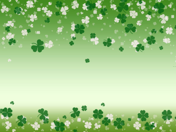 поздравительная открытка святого патрика с зелеными листьями клевера и место для текста - vibrant color shiny irish culture traditional culture stock illustrations