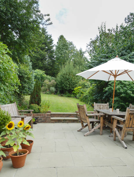 muebles del patio del jardín - british culture elegance london england english culture fotografías e imágenes de stock