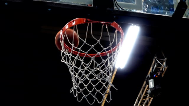 Basketball, the ball flies into the basket