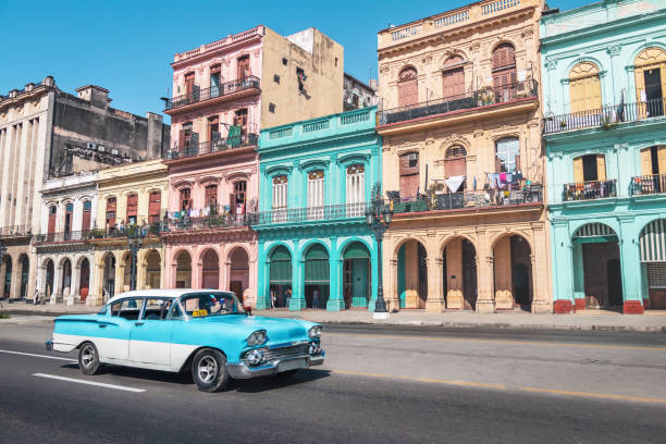 老哈瓦那市中心街-古巴哈瓦那 - 古巴 個照片及圖片檔