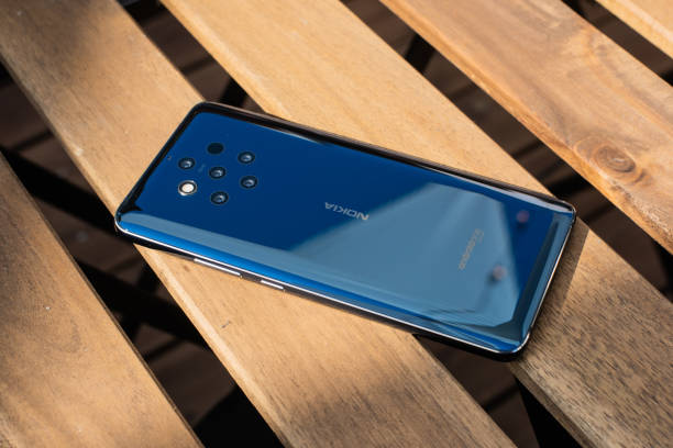 nokia 9 pureview - nokia fotografías e imágenes de stock