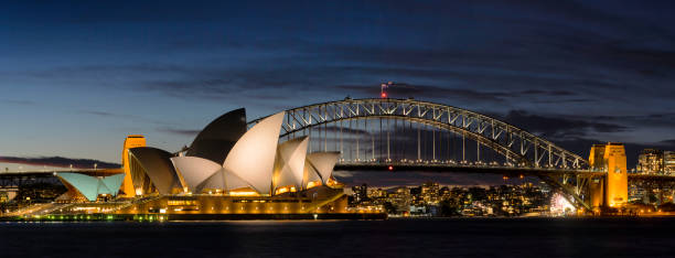sydney opera house at dusk - sydney opera house sydney australia australia opera house imagens e fotografias de stock