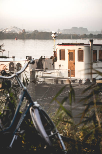 Houseboat in Durgerdam on a sunny foggy morning, 21 oktober 2016